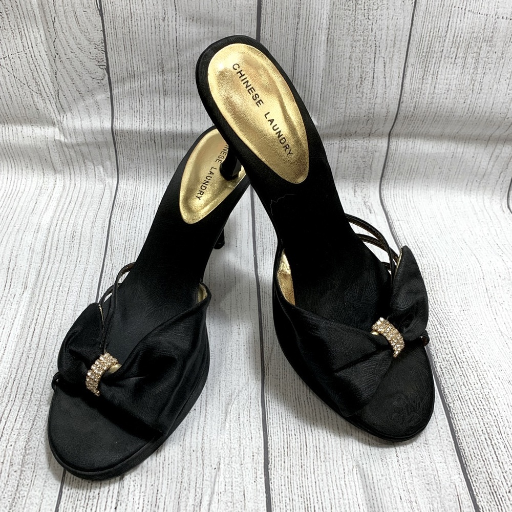 Chinese Laundry Women’s Black and Gold Slide-On Heels Size 9M